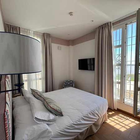 Hotel Toruno Del Rocio เอลโรซิโอ ภายนอก รูปภาพ
