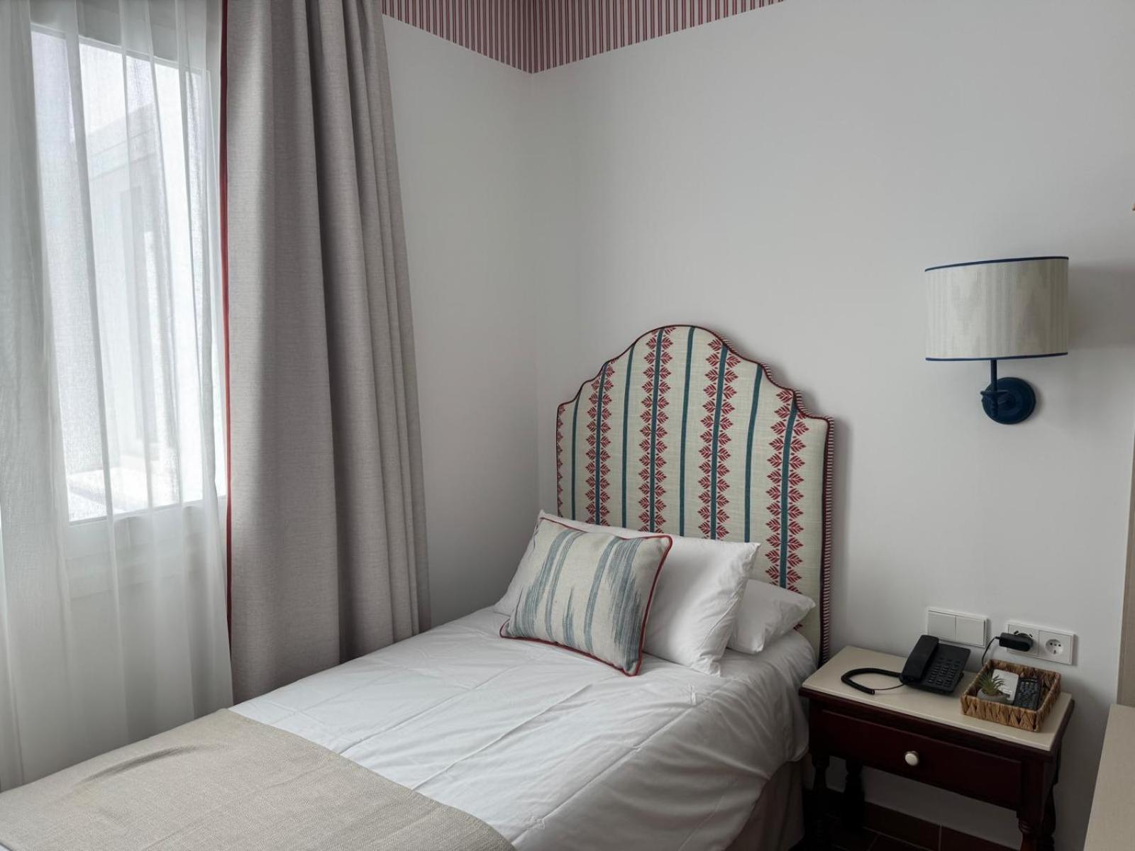 Hotel Toruno Del Rocio เอลโรซิโอ ภายนอก รูปภาพ