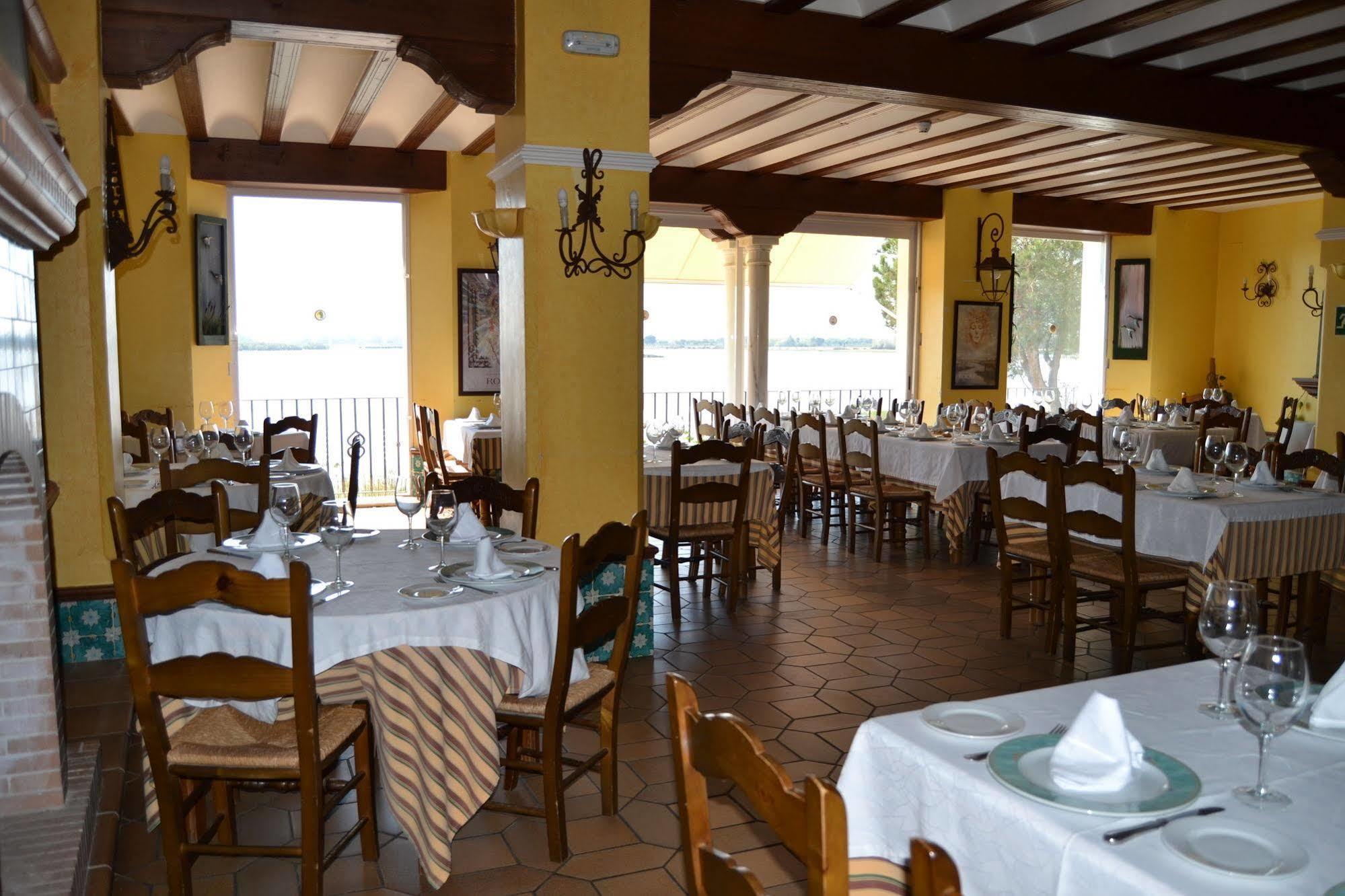 Hotel Restaurante Toruno เอลโรซิโอ ภายนอก รูปภาพ